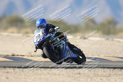 media/Dec-07-2025-CVMA (Sun) [[3e7d2de5dc]]/Race 12- Formula 40 MW and LW/